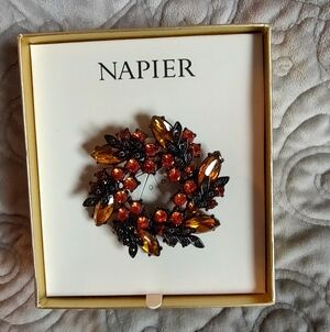 Napier Wreath Pin
